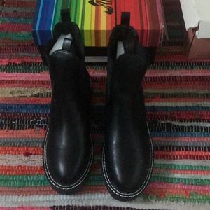 Anns Poetry Card Black Chelsea Stitched Ankle Boot